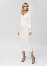Strickkleid für Schwangere in off-white auch fürs Standesamt geeignet. Das Kleid ist knöchellang.
