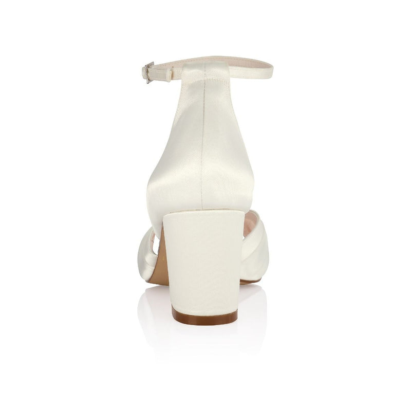Hochzeits- und Braut-Sandalen aus Satin mit Blockabsatz