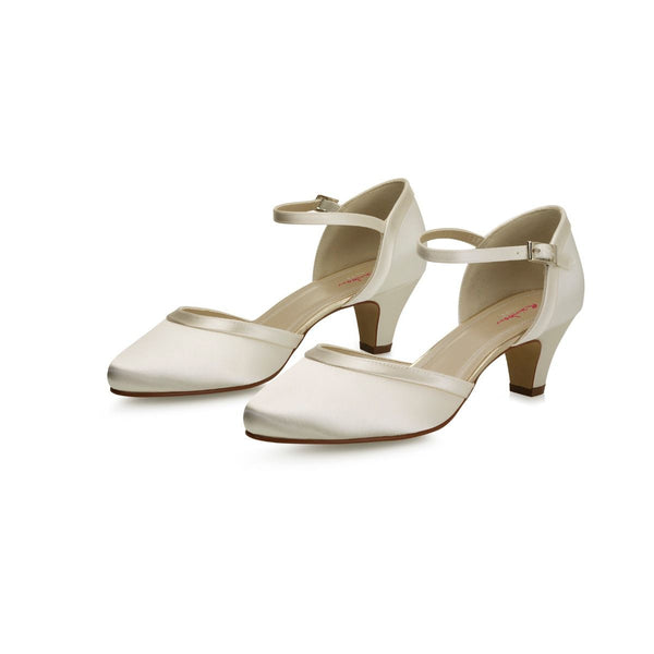 Brautschuhe Letty aus Satin mit Riemen und 5cm Absatz
