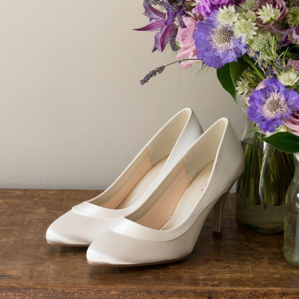 Satin-Brautschuhe mit hohem Absatz